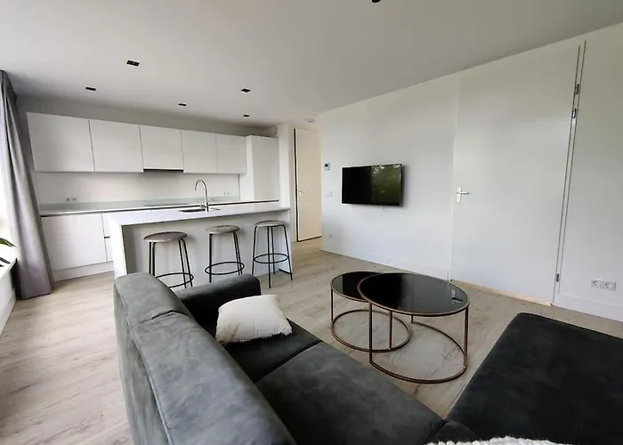 شقة K50173 Modern Near The Center *