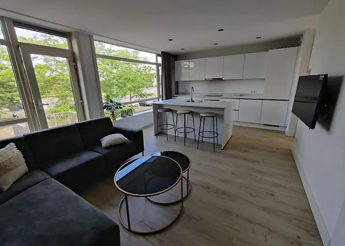 K50173 Modern Near The Center شقة